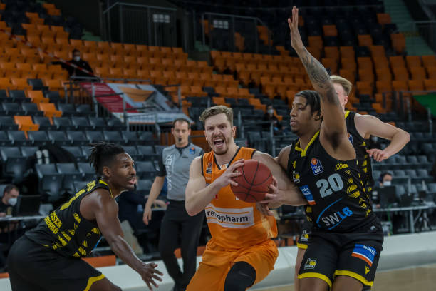 仅归功于詹 仅归功于詹