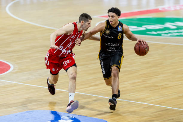 而在比赛中 而在比赛中